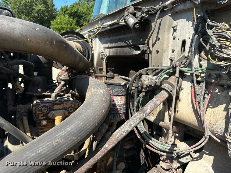 image for item MB9731 1992 White GMC WCM  semi truck