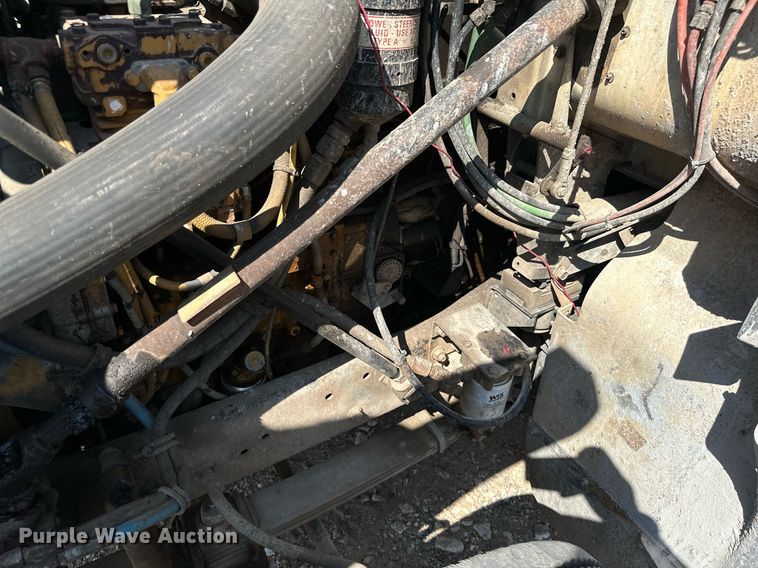 image for item MB9731 1992 White GMC WCM  semi truck