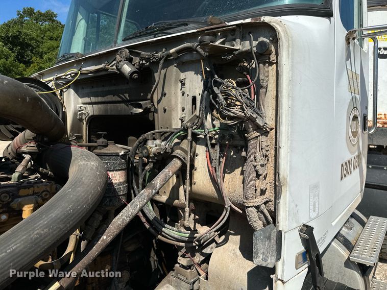 image for item MB9731 1992 White GMC WCM  semi truck