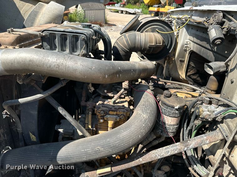 image for item MB9731 1992 White GMC WCM  semi truck