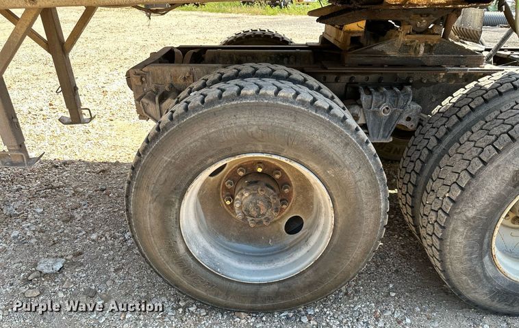 image for item MB9731 1992 White GMC WCM  semi truck