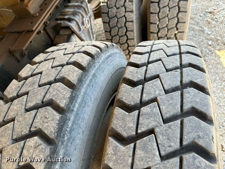 image for item MB9731 1992 White GMC WCM  semi truck