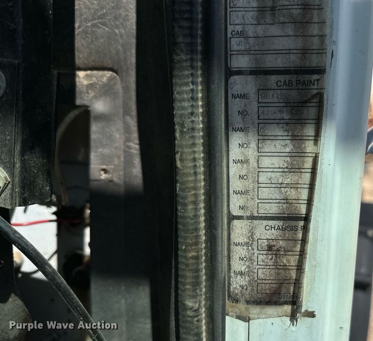 image for item MB9731 1992 White GMC WCM  semi truck