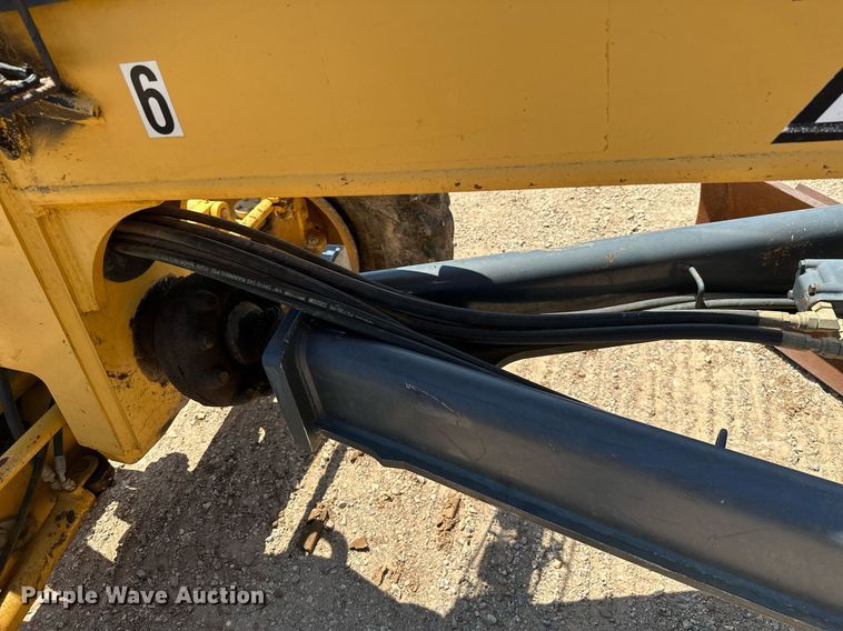 image for item MB9734 2009 John Deere 770D  motor grader