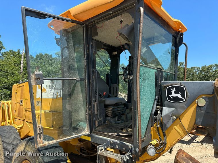 image for item MB9734 2009 John Deere 770D  motor grader