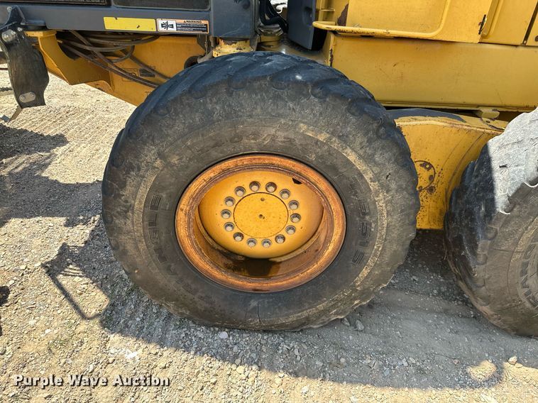 image for item MB9734 2009 John Deere 770D  motor grader