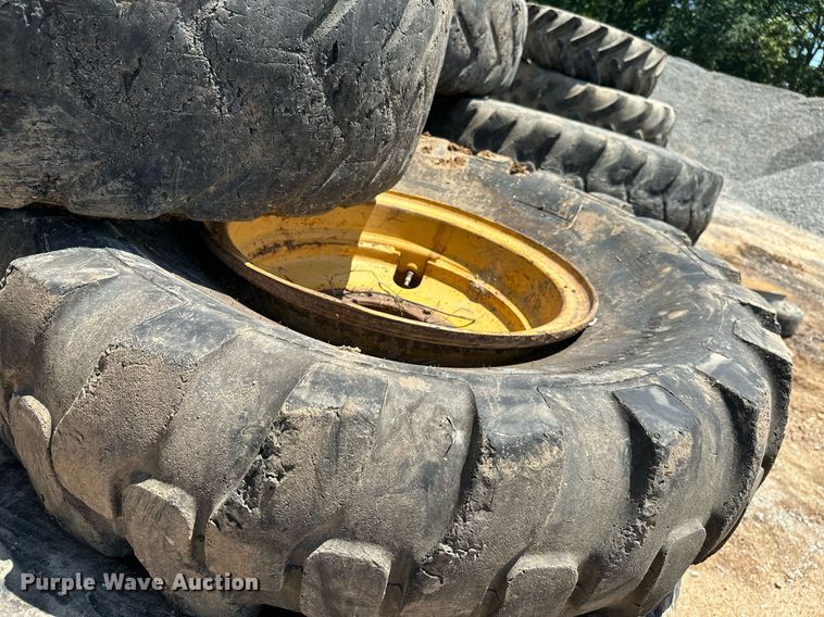 image for item MB9735 Wheels and tires