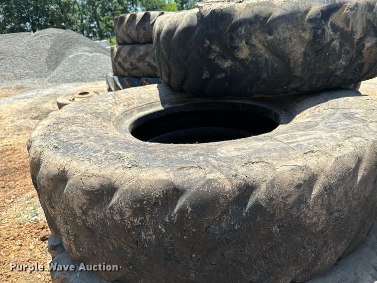 image for item MB9735 Wheels and tires