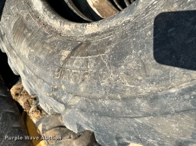 image for item MB9735 Wheels and tires