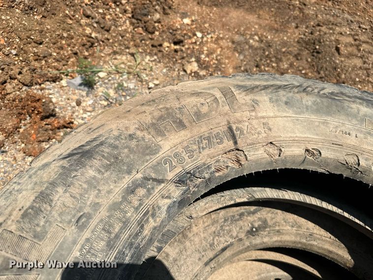 image for item MB9735 Wheels and tires