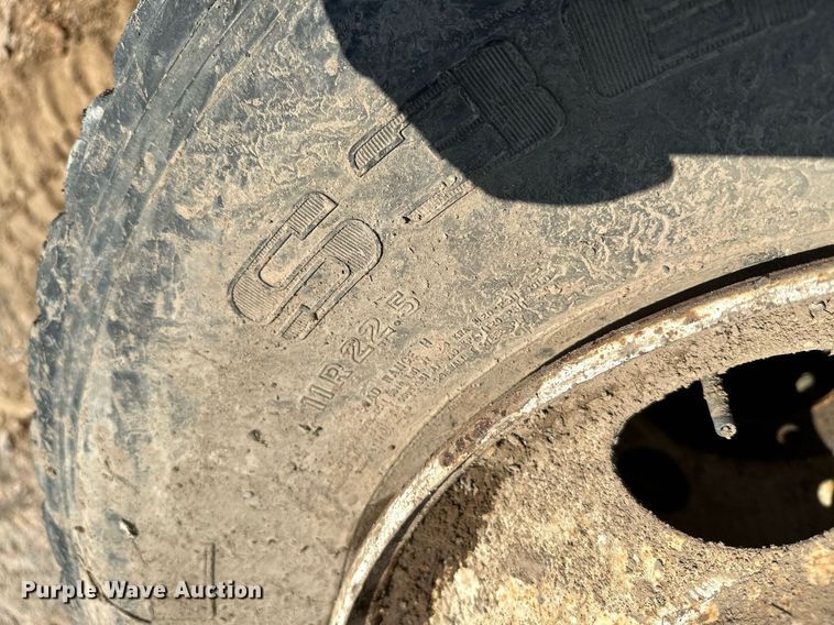 image for item MB9735 Wheels and tires