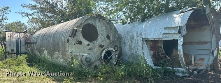 image for item MB9767 (3) bulk storage tanks