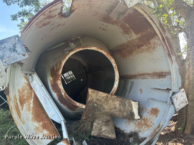 image for item MB9767 (3) bulk storage tanks