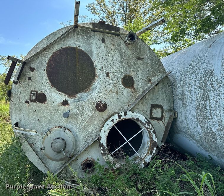 image for item MB9767 (3) bulk storage tanks