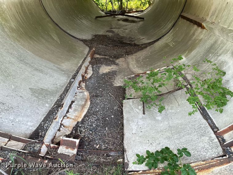 image for item MB9767 (3) bulk storage tanks