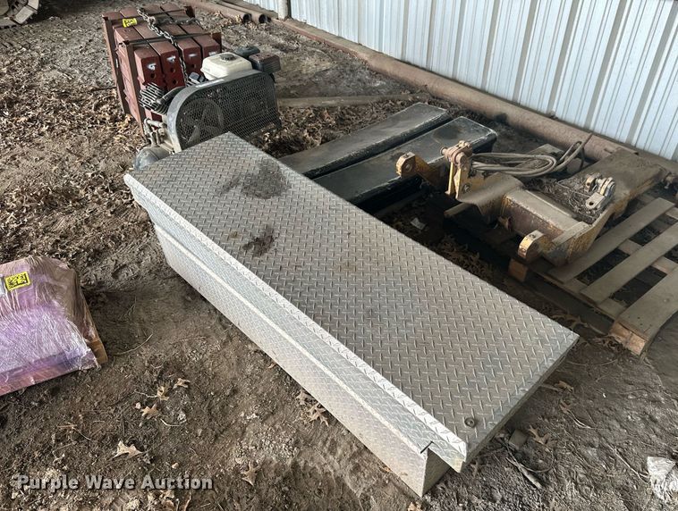 image for item MB9771 Tools