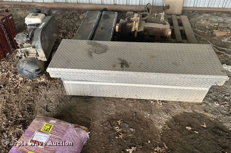 image for item MB9771 Tools