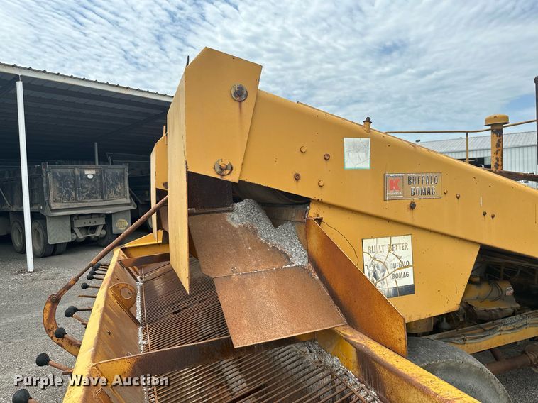 image for item MB9772 Koehring K  chip spreader