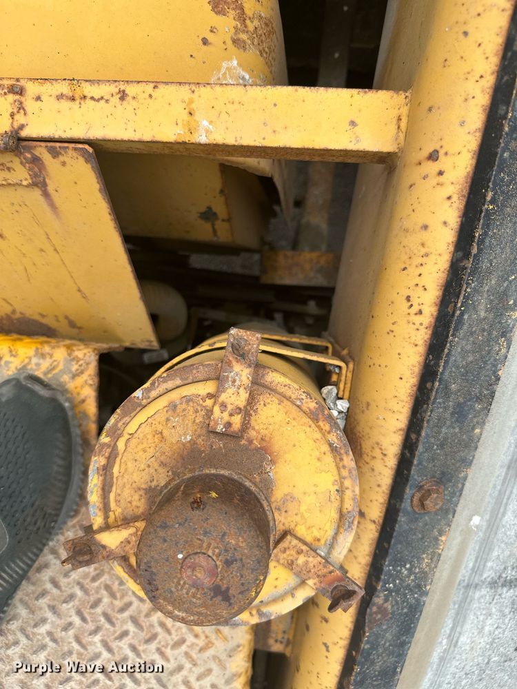 image for item MB9772 Koehring K  chip spreader