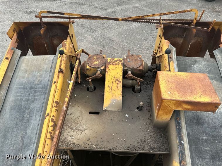 image for item MB9772 Koehring K  chip spreader