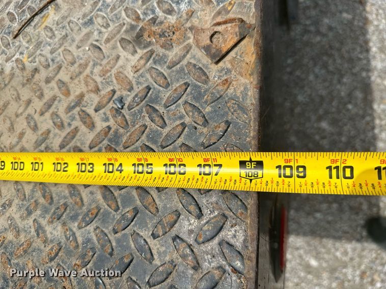 image for item MB9773 1985 Ford F350  flatbed truck