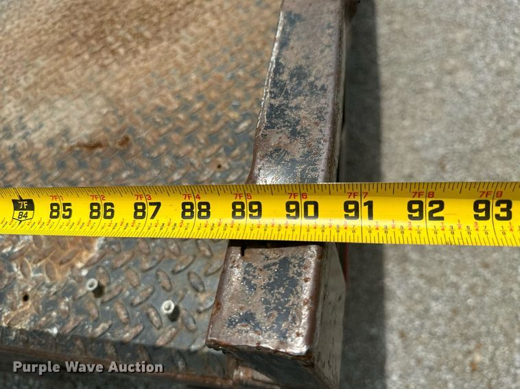 image for item MB9773 1985 Ford F350  flatbed truck