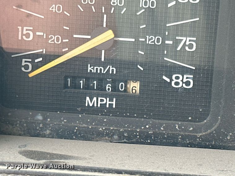 image for item MB9773 1985 Ford F350  flatbed truck