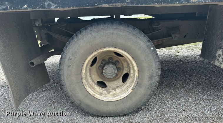 image for item MB9773 1985 Ford F350  flatbed truck