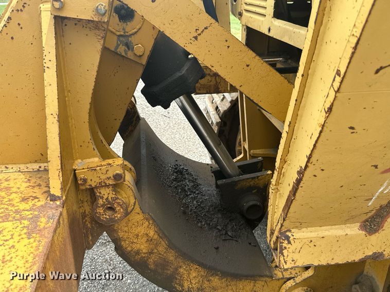 image for item MB9774 1970 Caterpillar 977K  loader