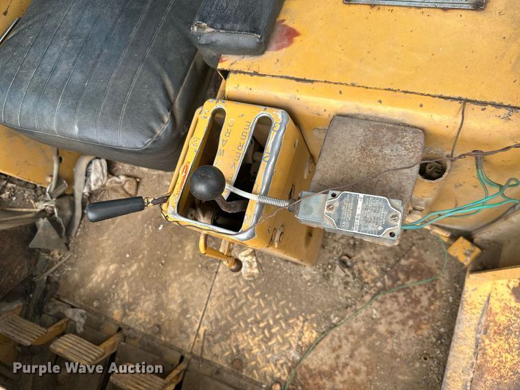 image for item MB9774 1970 Caterpillar 977K  loader