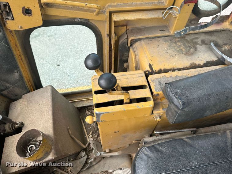image for item MB9774 1970 Caterpillar 977K  loader
