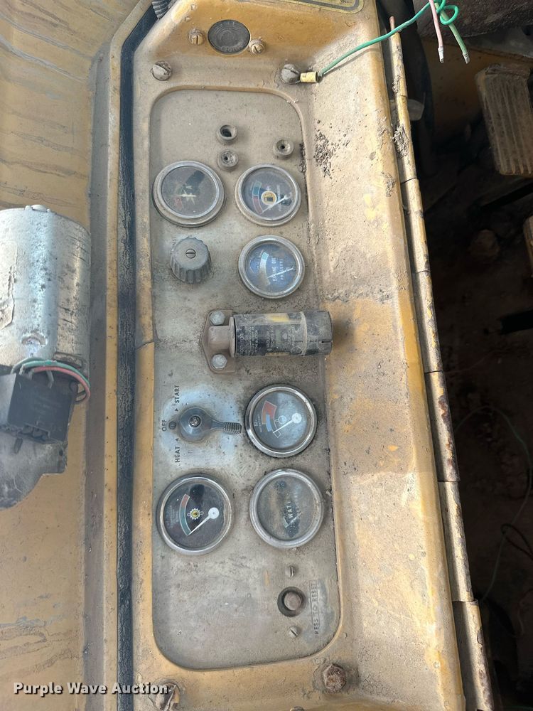 image for item MB9774 1970 Caterpillar 977K  loader