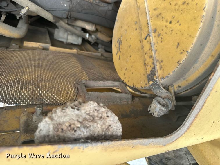 image for item MB9774 1970 Caterpillar 977K  loader