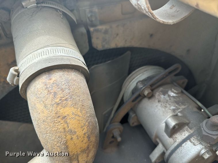 image for item MB9774 1970 Caterpillar 977K  loader