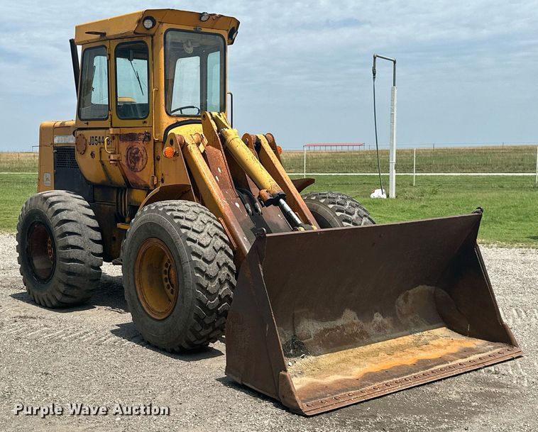 image for item MB9775 1981 John Deere 544B  loader