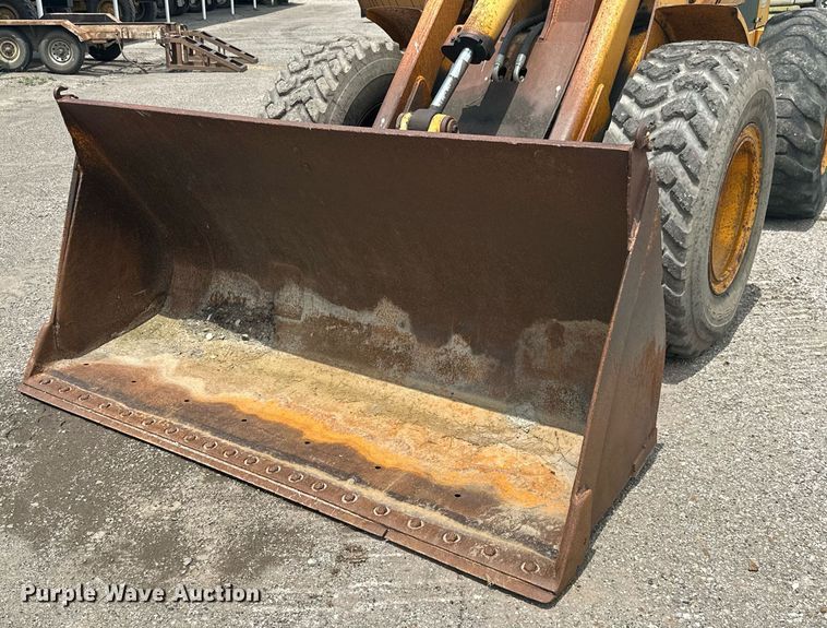 image for item MB9775 1981 John Deere 544B  loader