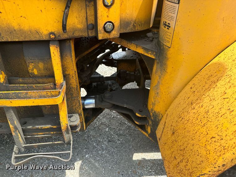 image for item MB9775 1981 John Deere 544B  loader