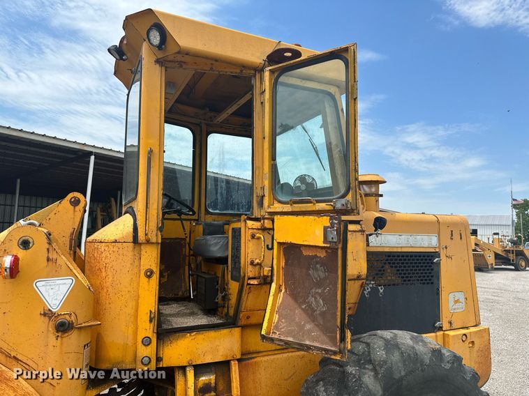 image for item MB9775 1981 John Deere 544B  loader