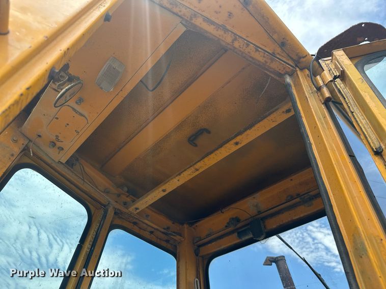 image for item MB9775 1981 John Deere 544B  loader