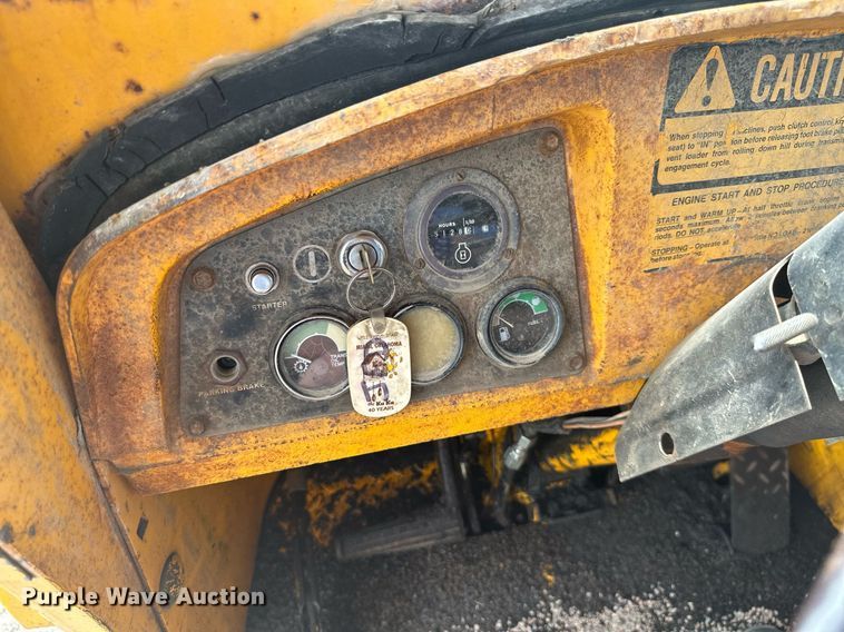 image for item MB9775 1981 John Deere 544B  loader