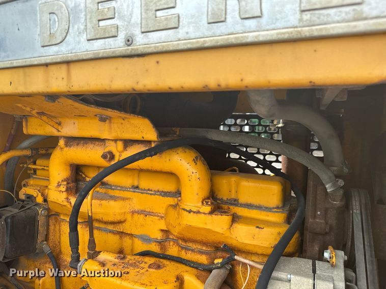 image for item MB9775 1981 John Deere 544B  loader