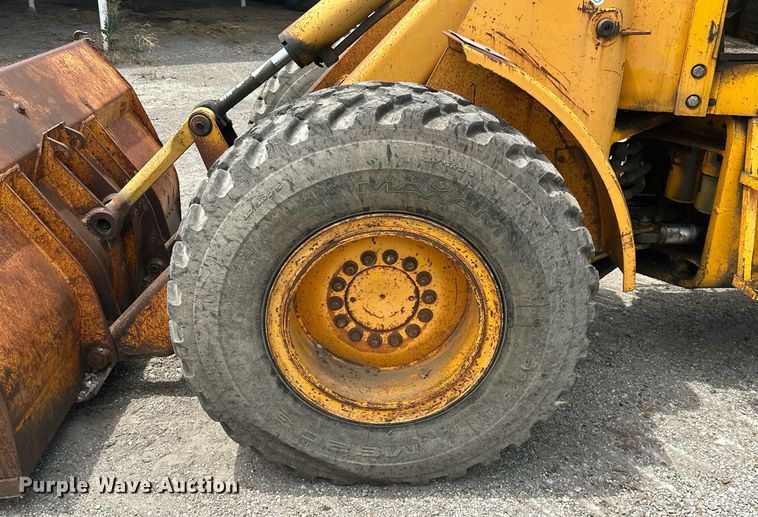 image for item MB9775 1981 John Deere 544B  loader