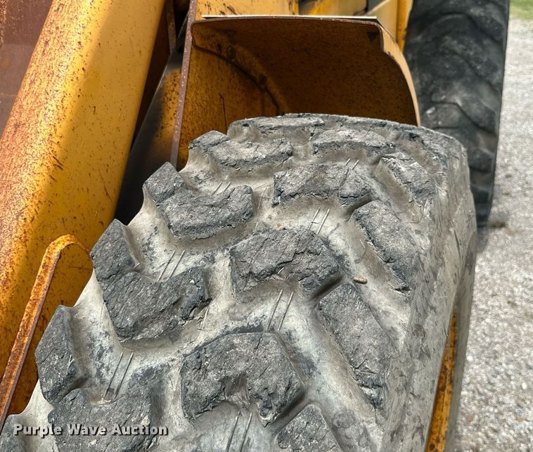 image for item MB9775 1981 John Deere 544B  loader