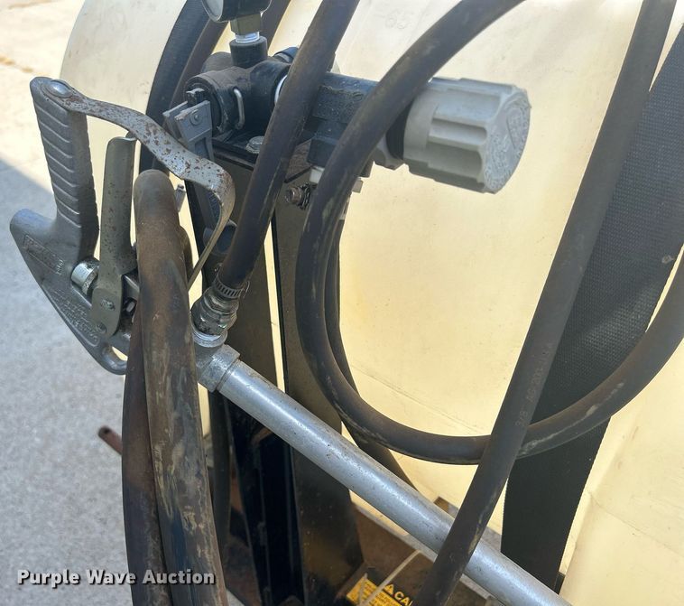 image for item MD9004 Spray Land  turf sprayer