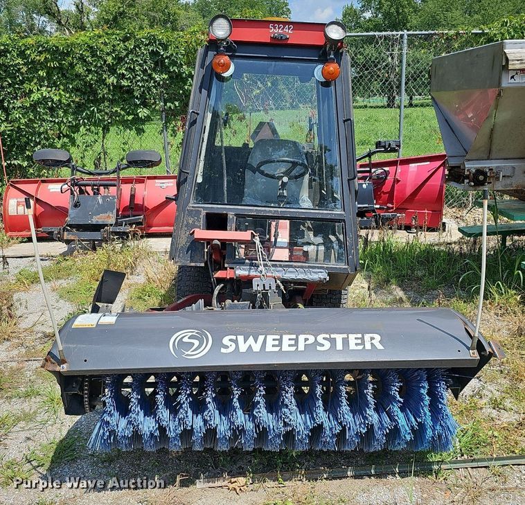 image for item MD9922 2005 Toro Ground Master 328D  lawn mower