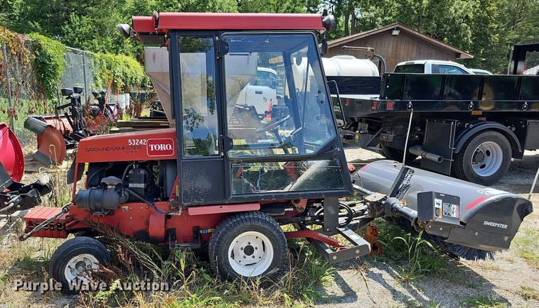 image for item MD9922 2005 Toro Ground Master 328D  lawn mower