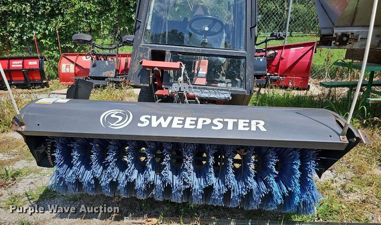 image for item MD9922 2005 Toro Ground Master 328D  lawn mower