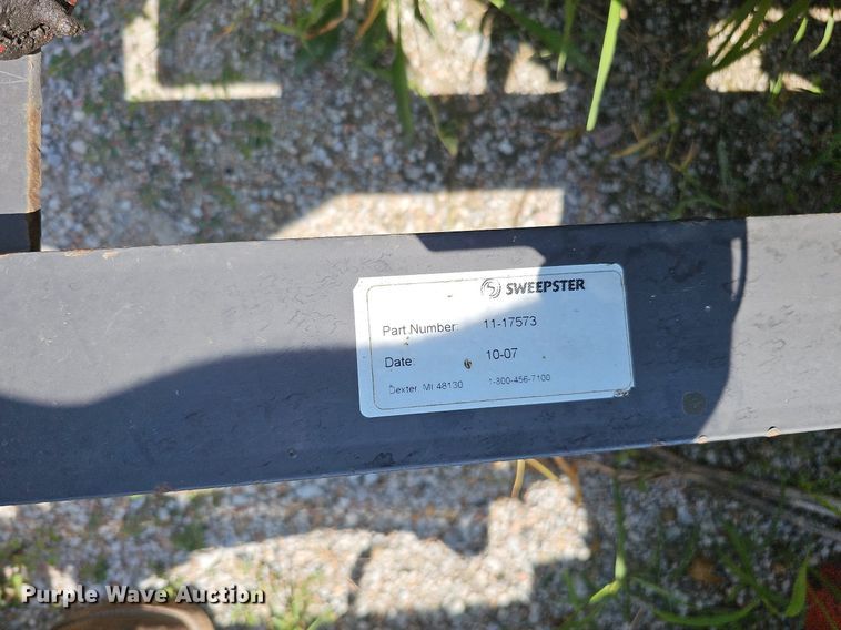 image for item MD9922 2005 Toro Ground Master 328D  lawn mower