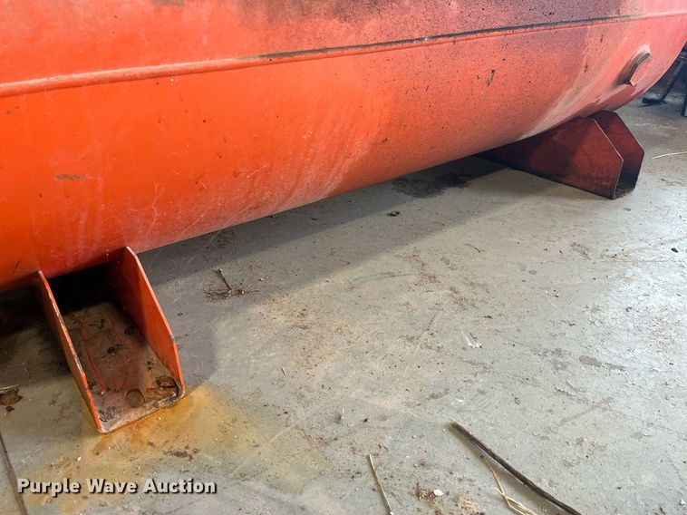 image for item MG9353 Devair VAV-5062  air compressor