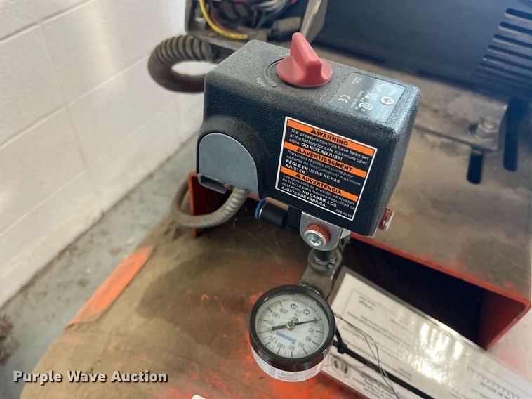 image for item MG9353 Devair VAV-5062  air compressor